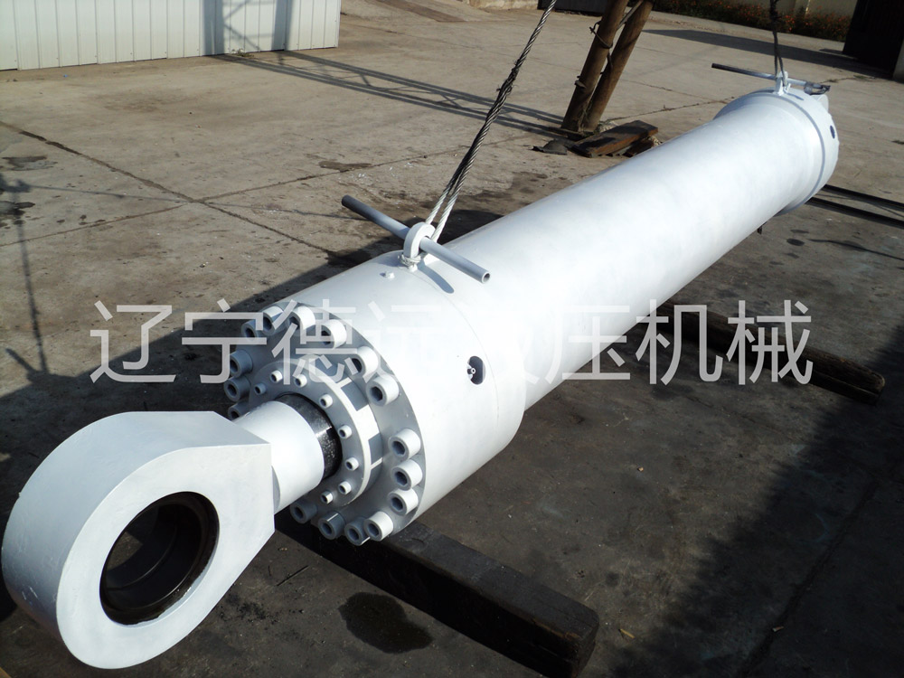 CD350大(dà)型液壓缸(gāng)